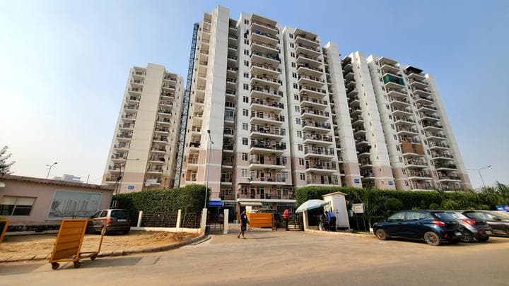 Suncity Avenue 76